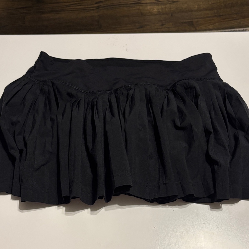 lulu pleated skirt